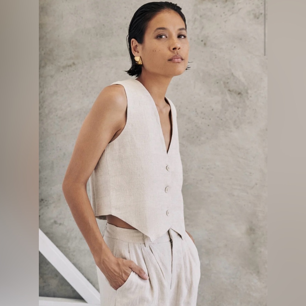 DISSH Banks Linen Vest in Natural, Size 4